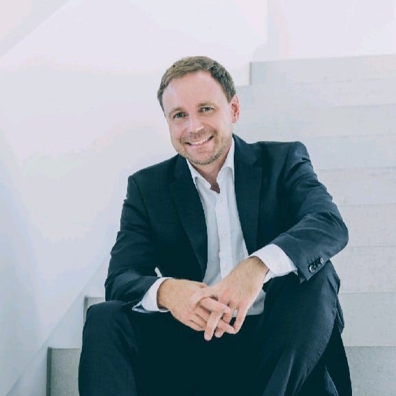 Dr. Hansjörg Schösser, CEO der Dr. Mach GmbH & Co. KG
