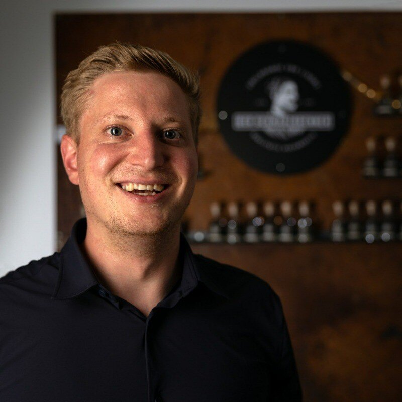 Schwarzbrenner - Levin Weigelt